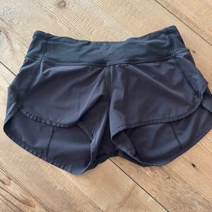 Lululemon Speed Short Size 4, EUC